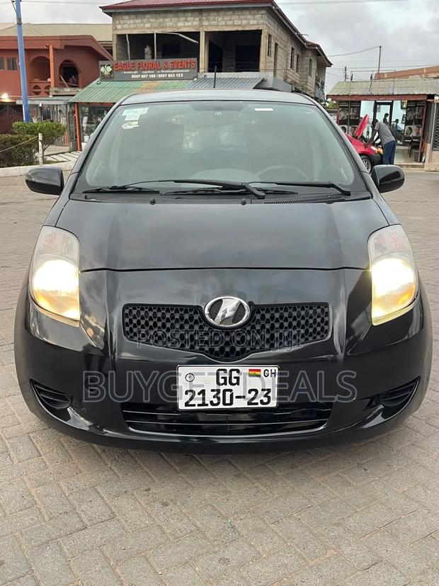Toyota Vitz 2010 Black