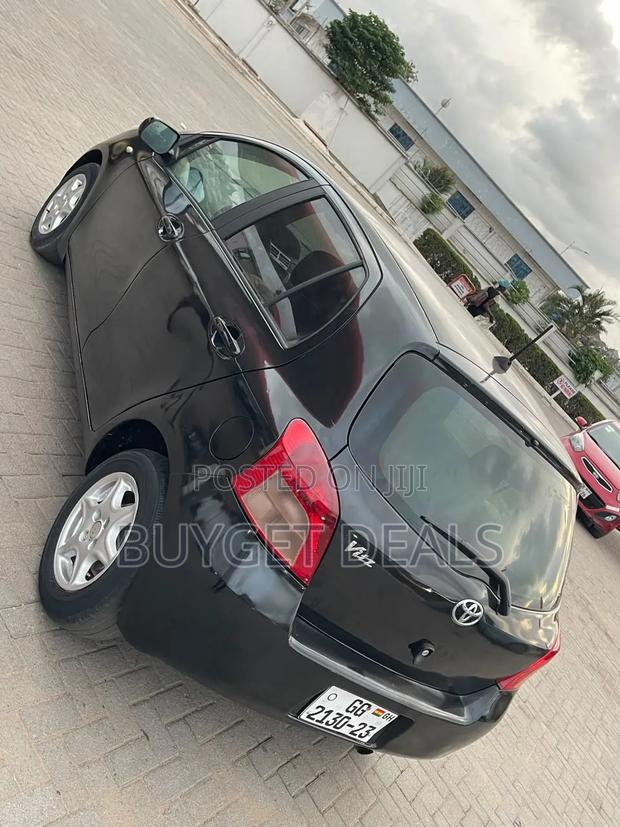 Toyota Vitz 2010 Black