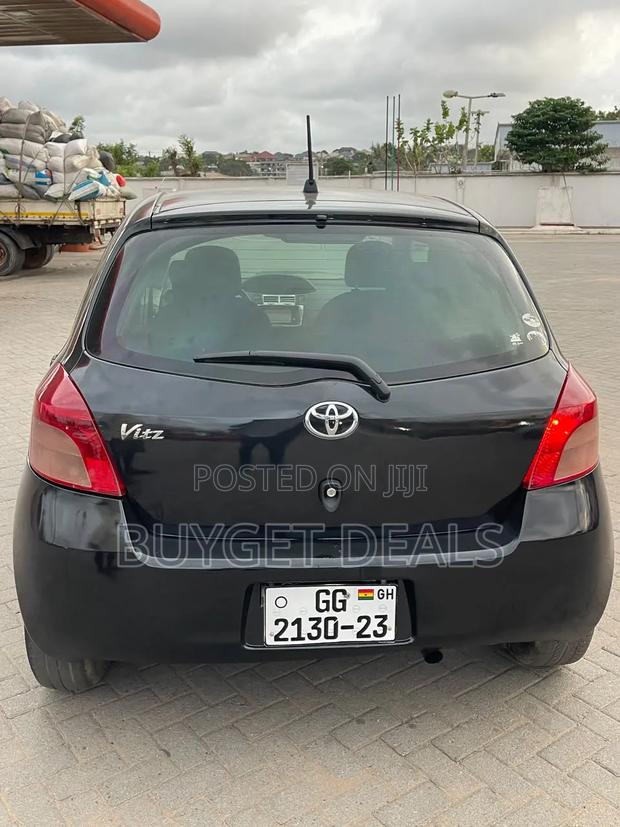Toyota Vitz 2010 Black