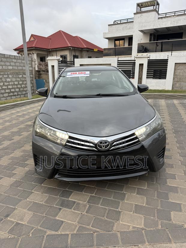 Toyota Corolla LE 4dr Sedan (1.8L 4cyl CVT) 2015 Gray