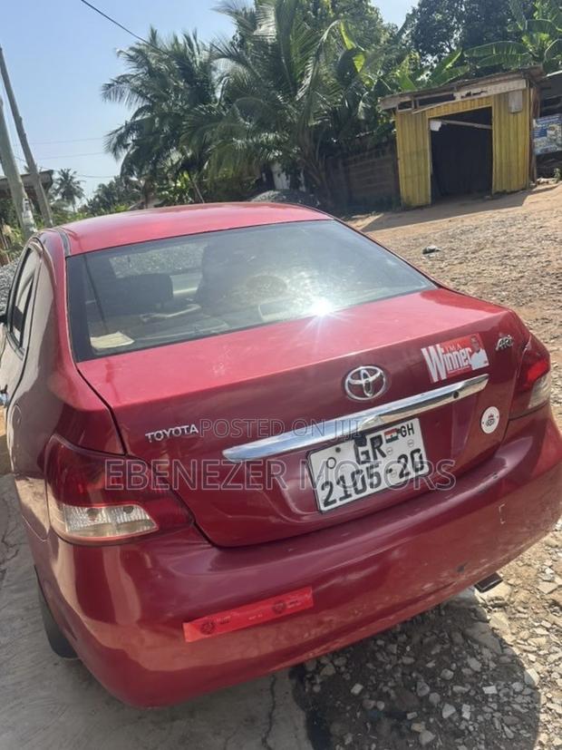 Toyota Yaris 2009 Red