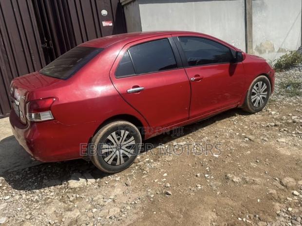 Toyota Yaris 2009 Red
