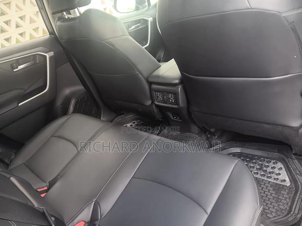 Toyota RAV4 XLE AWD 2023 Blue