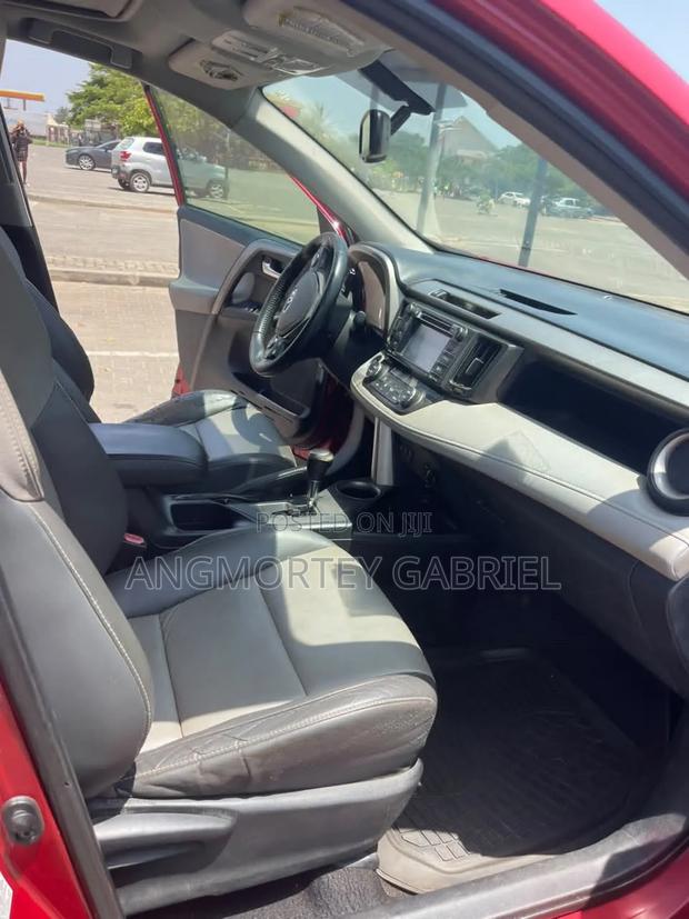 Toyota RAV4 2015 Red