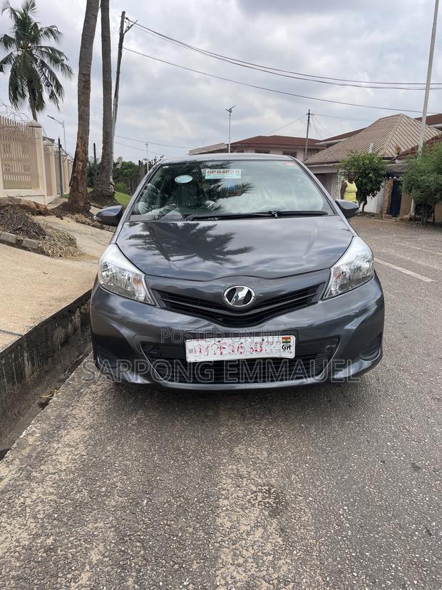 Toyota Vitz 2013 Gray