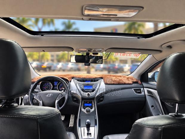 Hyundai Elantra Sport Sedan FWD (2.0L 4cyl 6A) 2016 White
