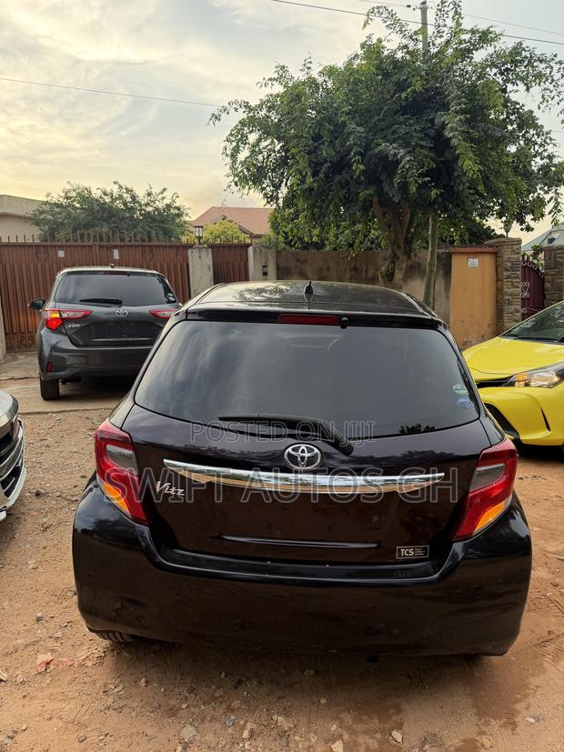 Toyota Vitz 1.3 FWD 3dr 2015 Purple