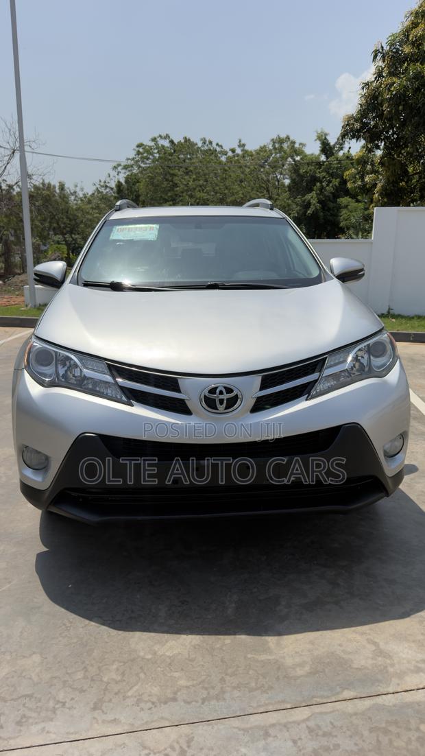 Toyota RAV4 Limited 4dr SUV AWD (2.5L 4cyl 6A) 2015 Silver