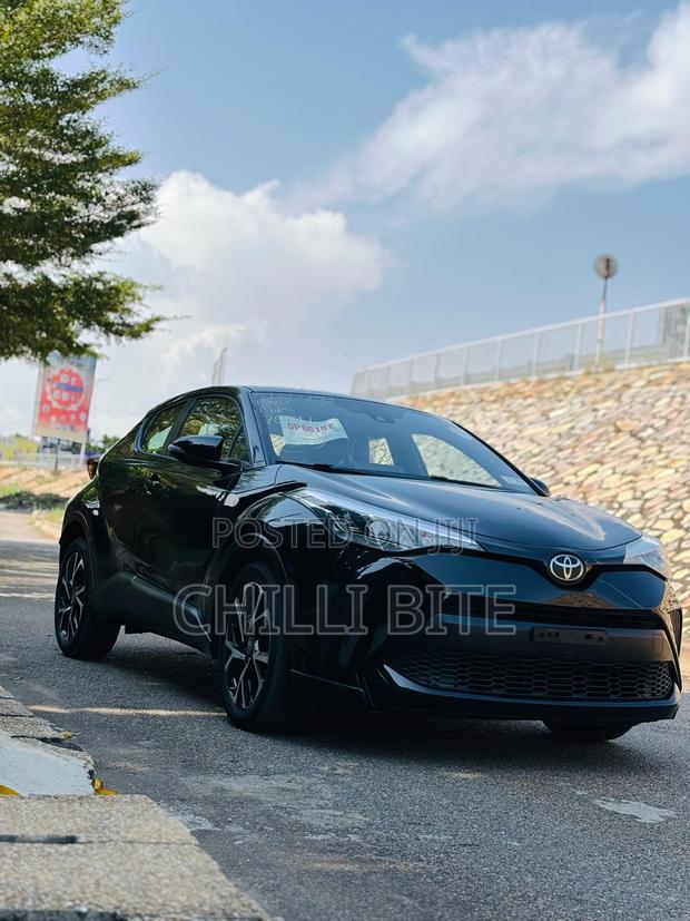 Toyota C-HR XLE 2021 Black