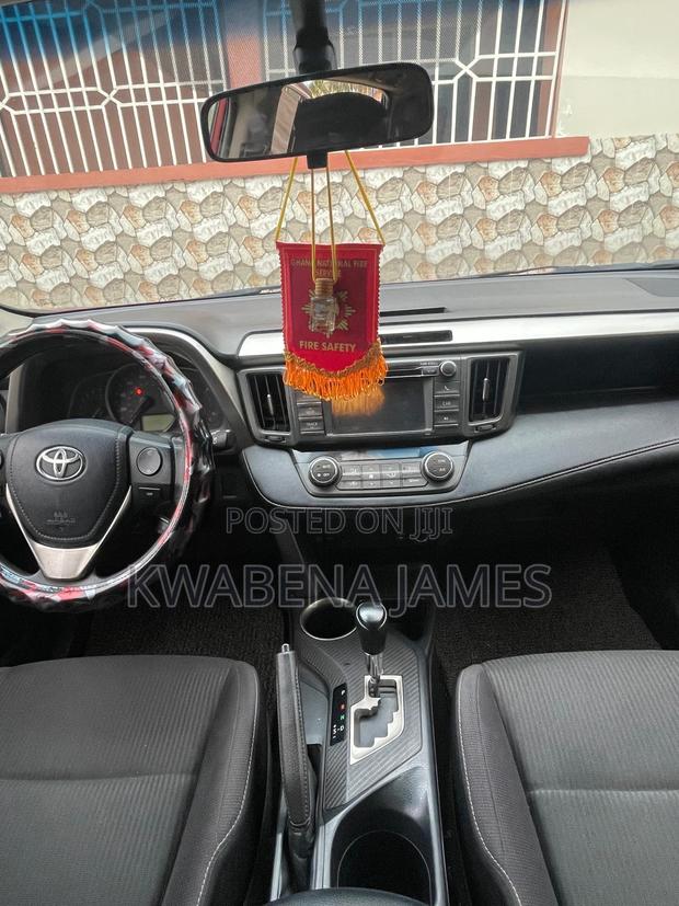 Toyota RAV4 LE 4dr SUV (2.5L 4cyl 6A) 2014 Red