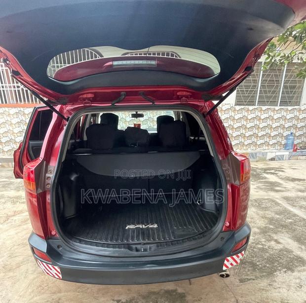 Toyota RAV4 LE 4dr SUV (2.5L 4cyl 6A) 2014 Red