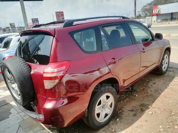 Toyota RAV4 2.5 2010 Red