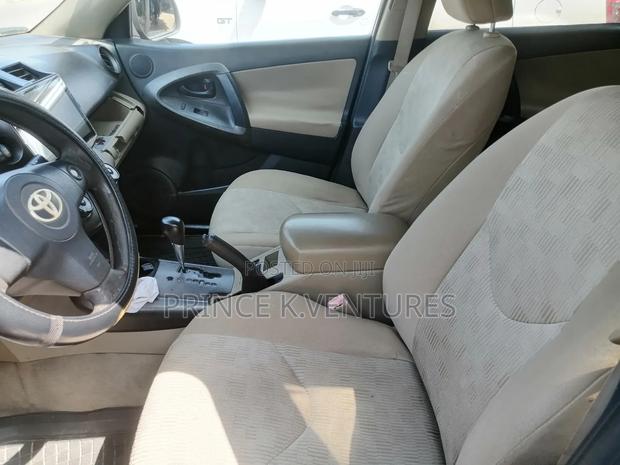 Toyota RAV4 2.5 2010 Red