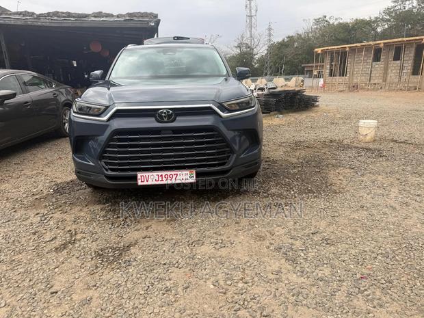 Toyota Grand Highlander XLE AWD 2024 Gray