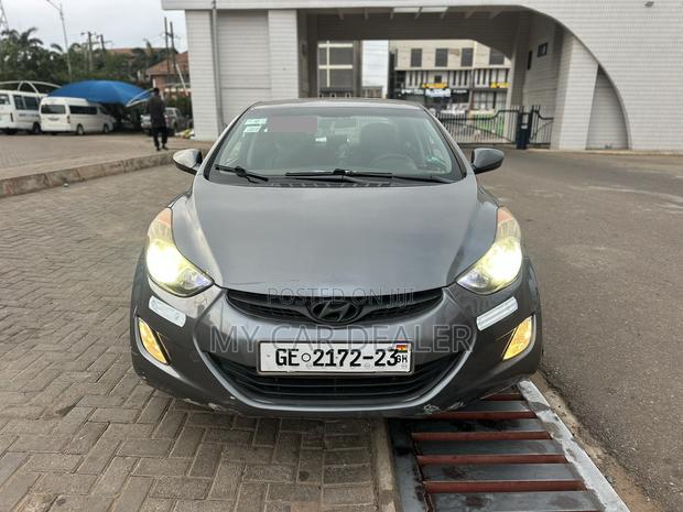 Hyundai Elantra GLS Sedan FWD (1.8L 4cyl 6M) 2013 Gray