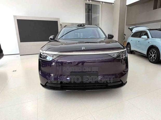 AITO M8 2025 Purple