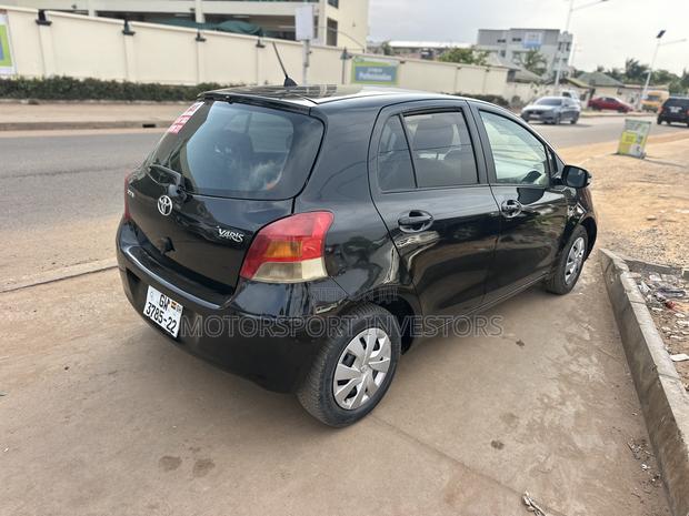 Toyota Yaris Base Hatchback 5dr 2010 Black