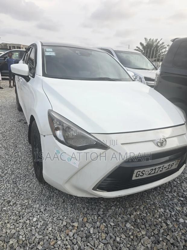 Toyota Yaris LE Hatchback 3dr 2017 White