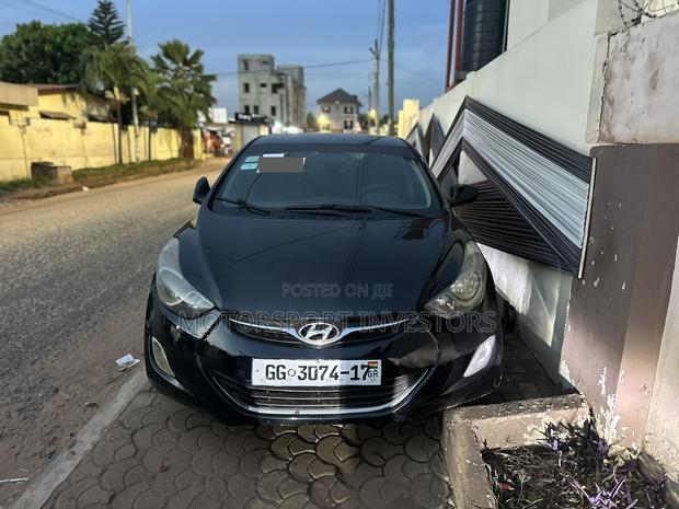 Hyundai Elantra GLS Sedan FWD (1.8L 4cyl 6M) 2013 Black