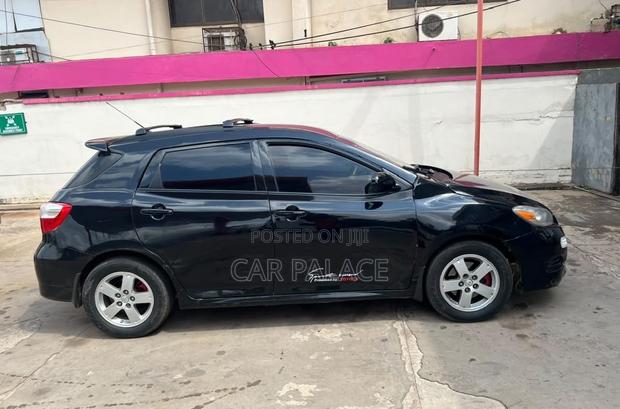 Toyota Matrix S Hatchback AWD (2.4L 4cyl 4A) 2010 Black