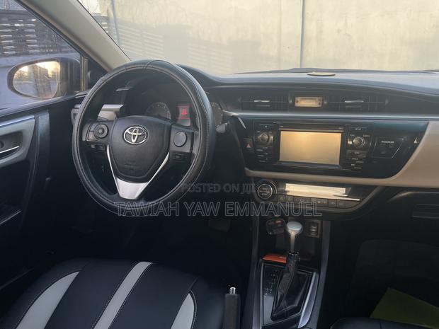 Toyota Corolla 2015 Gray