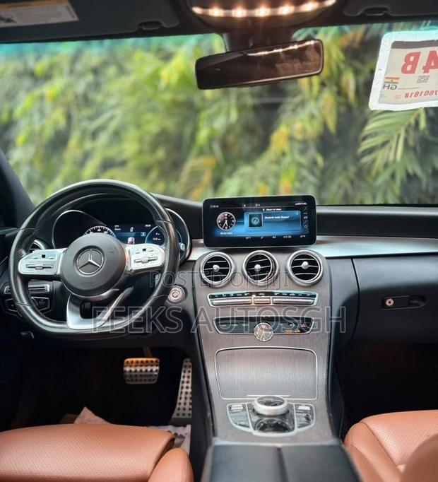 Mercedes-Benz C300 2020 Red