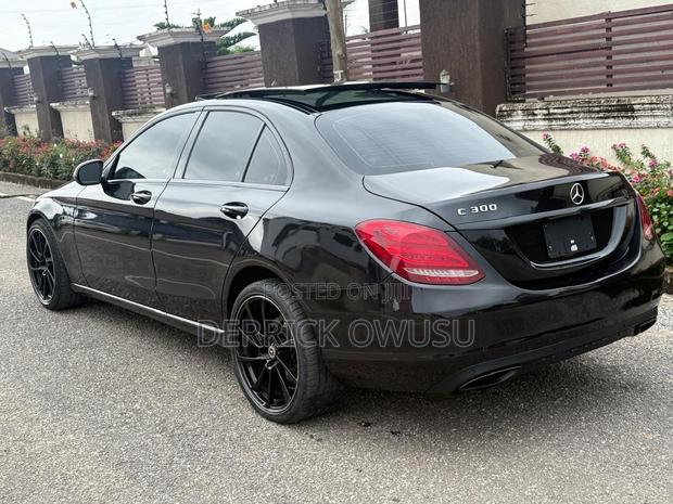 Mercedes-Benz C300 Base Sedan RWD (2.0L 4cyl 7A) 2017 Black