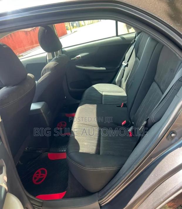 Toyota Corolla S 4dr Sedan (1.8L 4cyl 4A) 2013 Gray