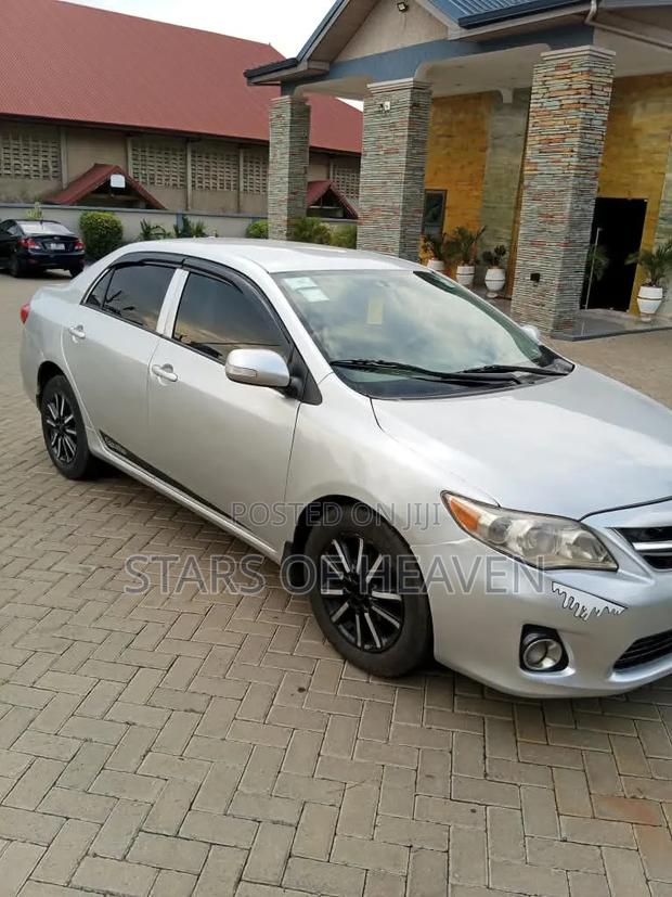 Toyota Corolla LE Special Edition 4dr Sedan (1.8L 4cyl 4A) 2013 Silver