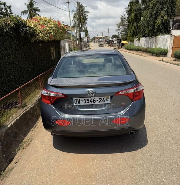 Toyota Corolla 2015 Gray