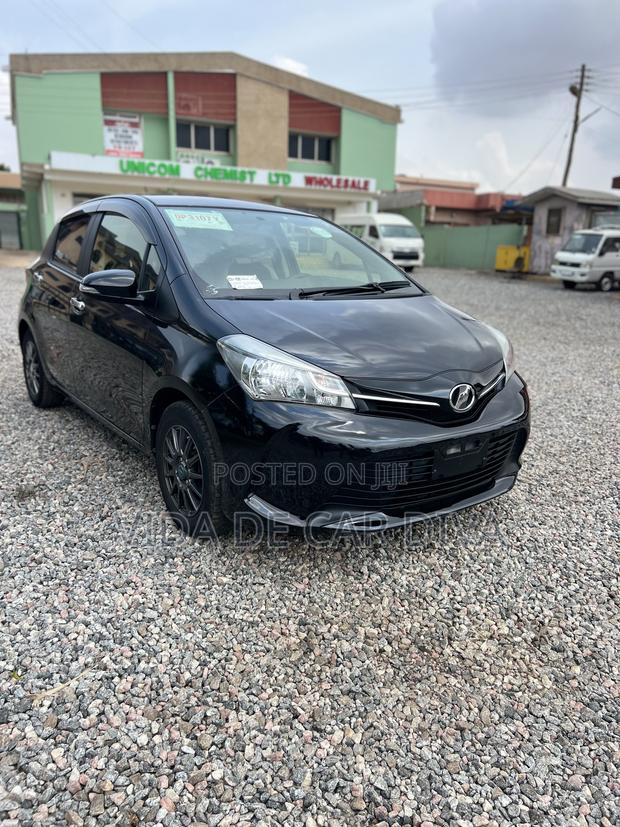 Toyota Vitz 1.3 FWD 5dr 2015 Black