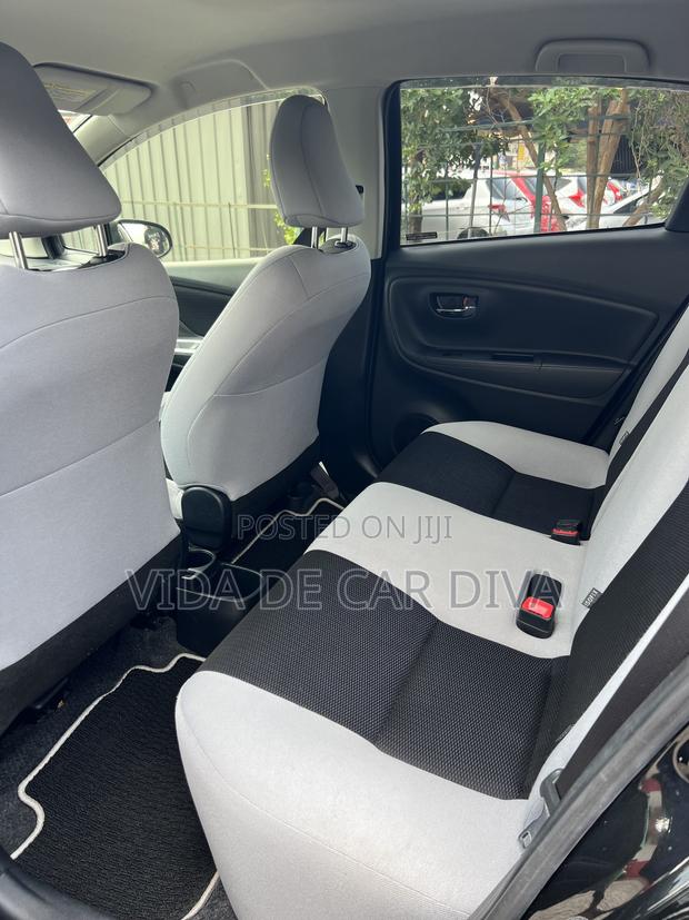 Toyota Vitz 1.3 FWD 5dr 2015 Black