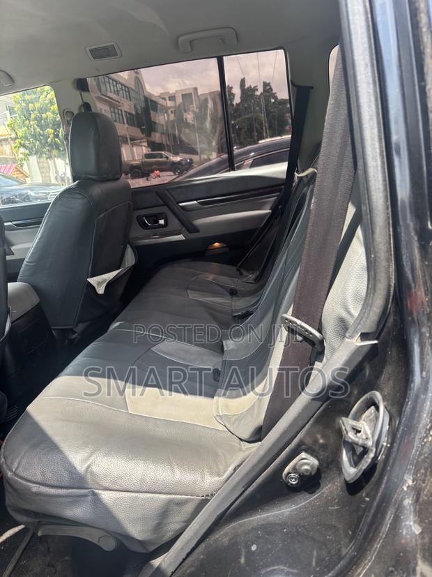 Mitsubishi Pajero V90 3.2 GR Diesel Turbo 2015 Black