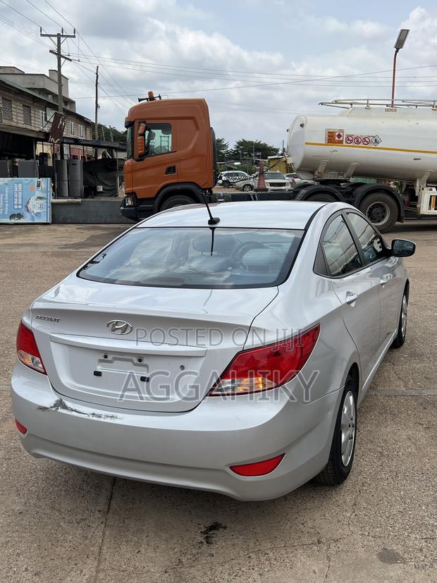 Hyundai Accent GLS 4dr Sedan (1.6L 4cyl 6A) 2015 Silver