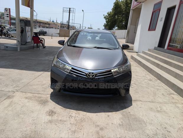 Toyota Corolla LE 4dr Sedan (1.8L 4cyl 4A) 2013 Gray