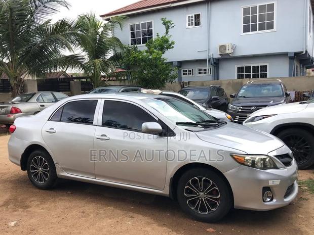 Toyota Corolla LE 4dr Sedan (1.8L 4cyl 4A) 2013 Silver