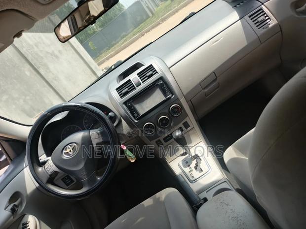 Toyota Corolla L 4-Speed Automatic 2013 Gray