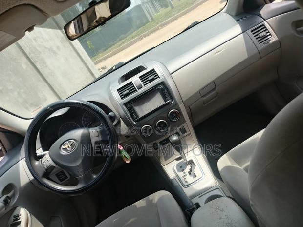 Toyota Corolla L 4-Speed Automatic 2013 Gray