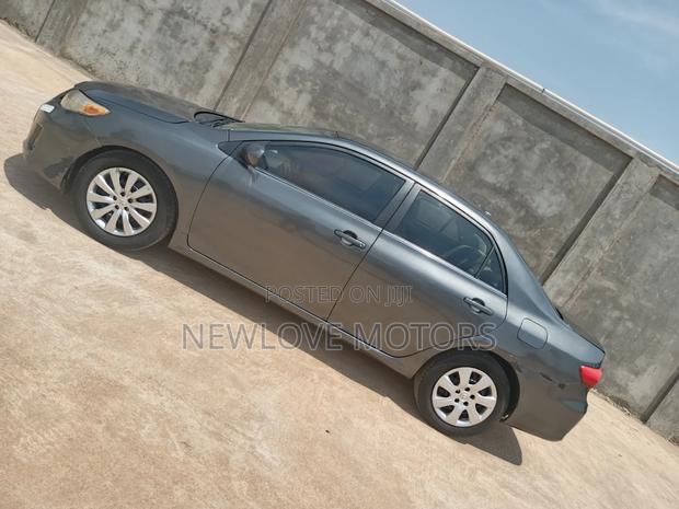 Toyota Corolla L 4-Speed Automatic 2013 Gray