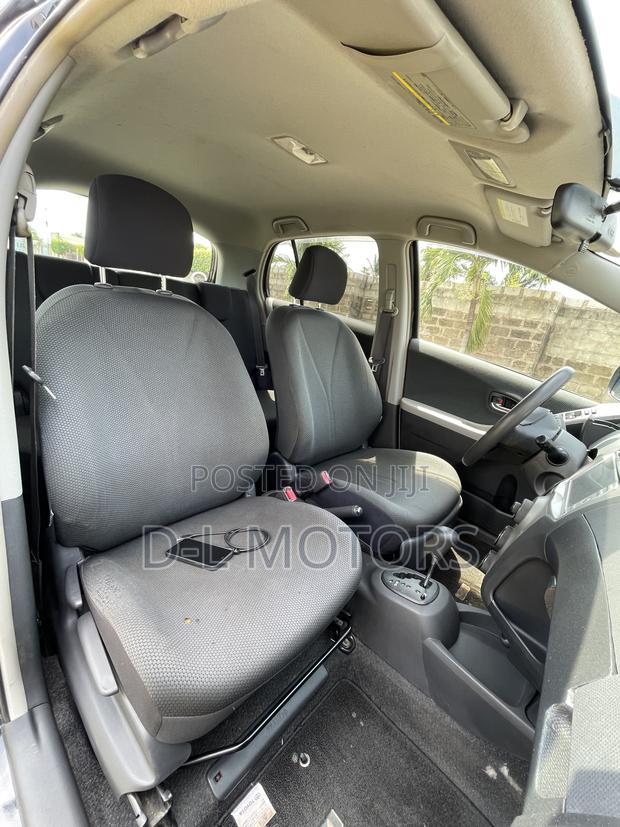 Toyota Vitz 1.5 FWD 5dr 2010 Black