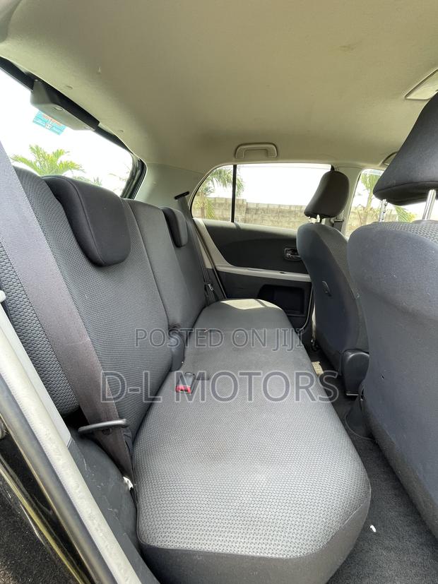 Toyota Vitz 1.5 FWD 5dr 2010 Black