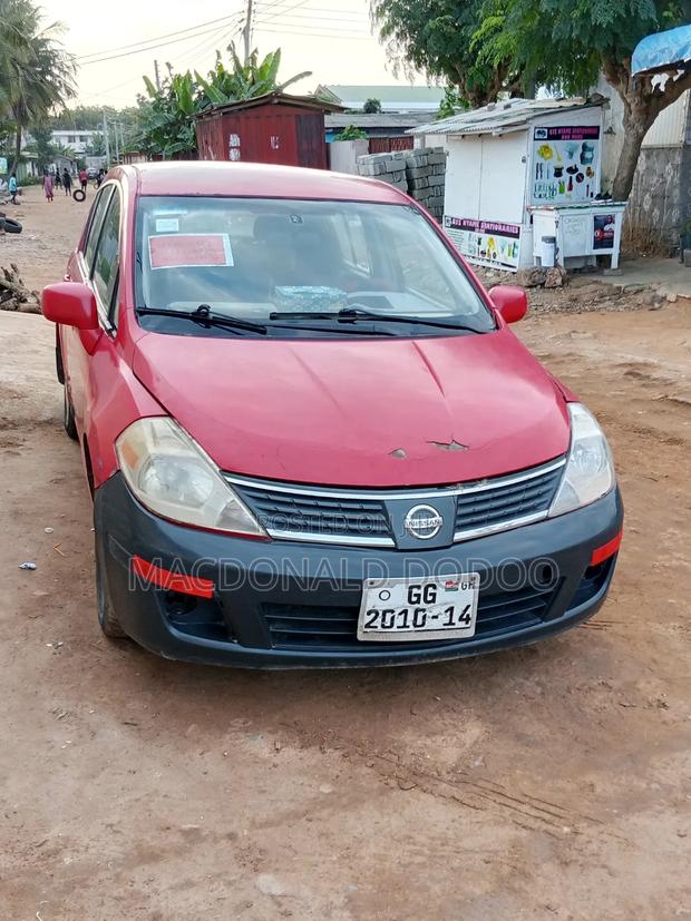 Nissan Versa 1.6 2010 Red