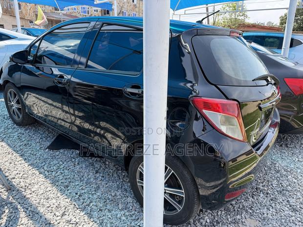 Toyota Yaris L Hatchback 5dr 2016 Black