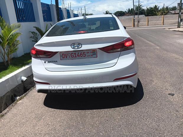 Hyundai Elantra Limited Sedan FWD (2.0L 4cyl 6A) 2017 White