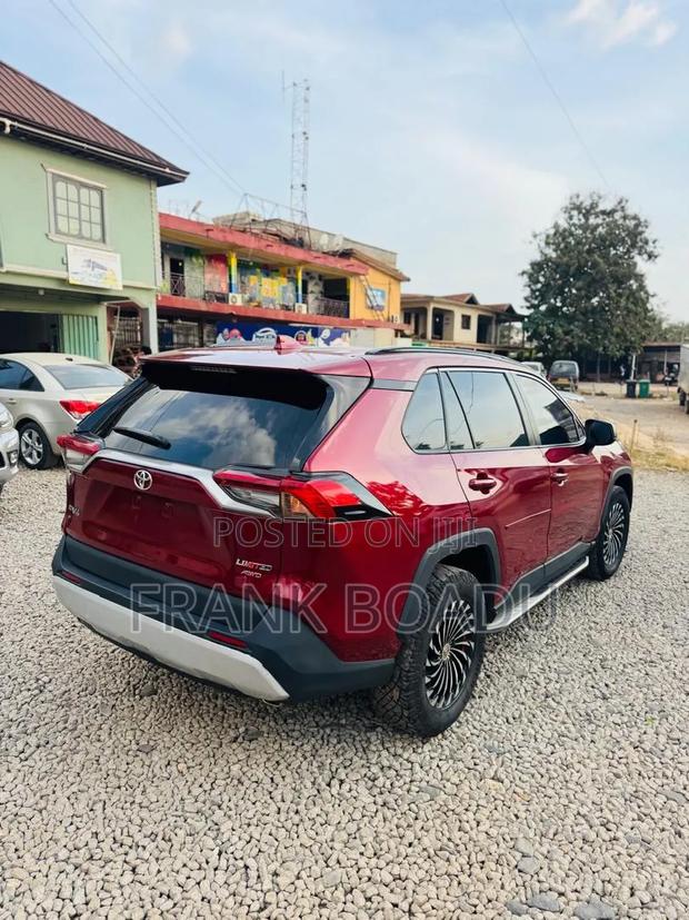 Toyota RAV4 2021 Red