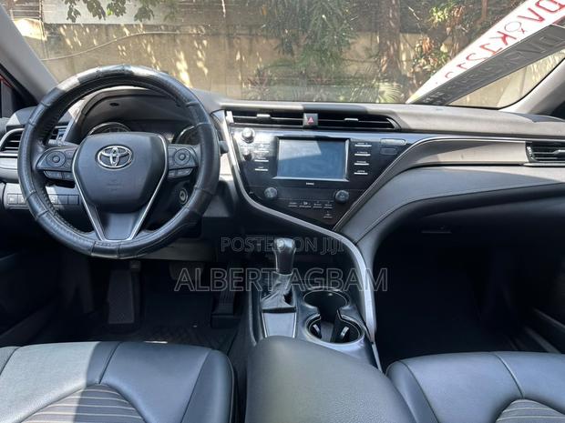Toyota Camry SE FWD 2020 Red