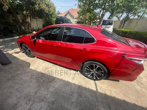 Toyota Camry SE FWD 2020 Red