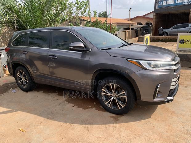 Toyota Highlander LE 4x2 (2.7L 4cyl 6A) 2018 Silver