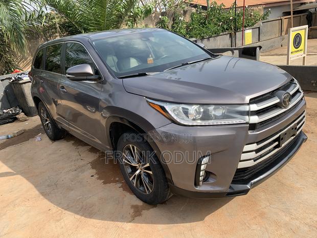 Toyota Highlander LE 4x2 (2.7L 4cyl 6A) 2018 Silver