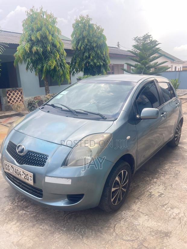 Toyota Vitz 2010 Blue